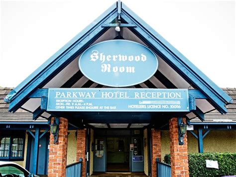 Parkway Hotel, Sydney .